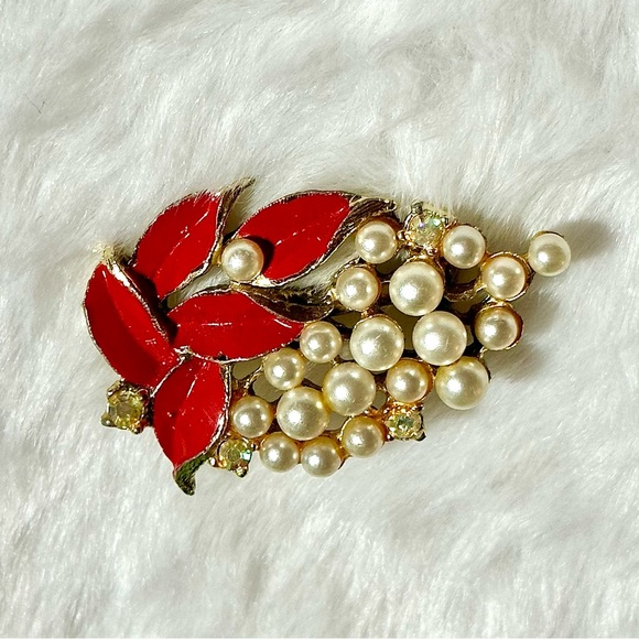 Four Vintage Glam Brooches - Picture 3 of 11